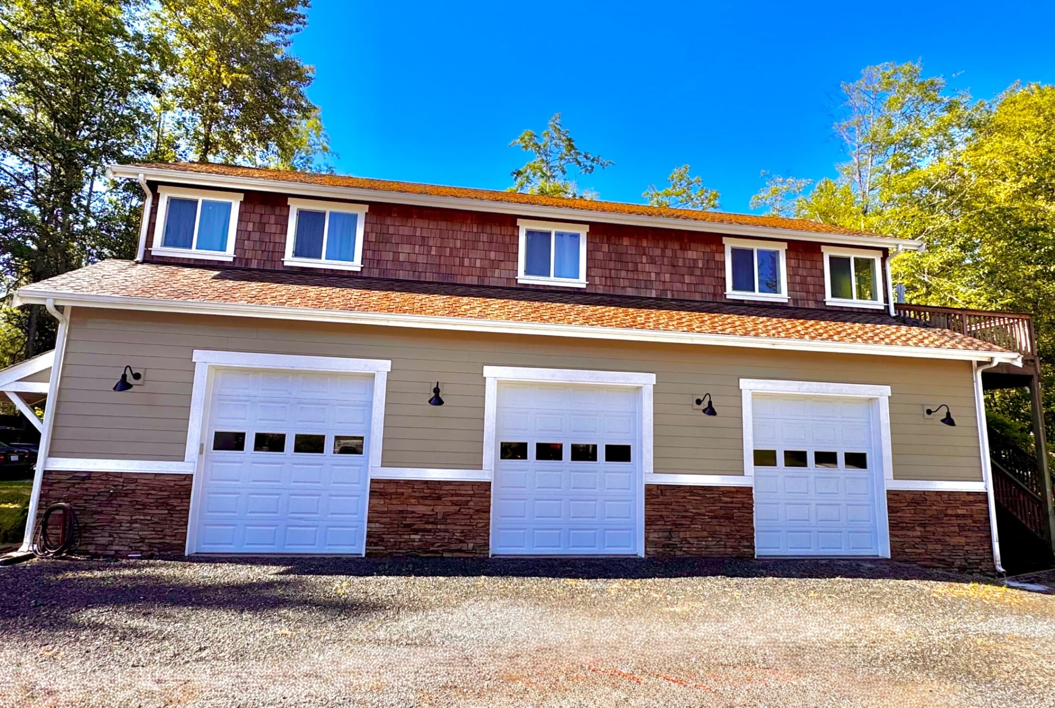 House Exterior Wash — Before - House Exterior Wash in King County WA — after