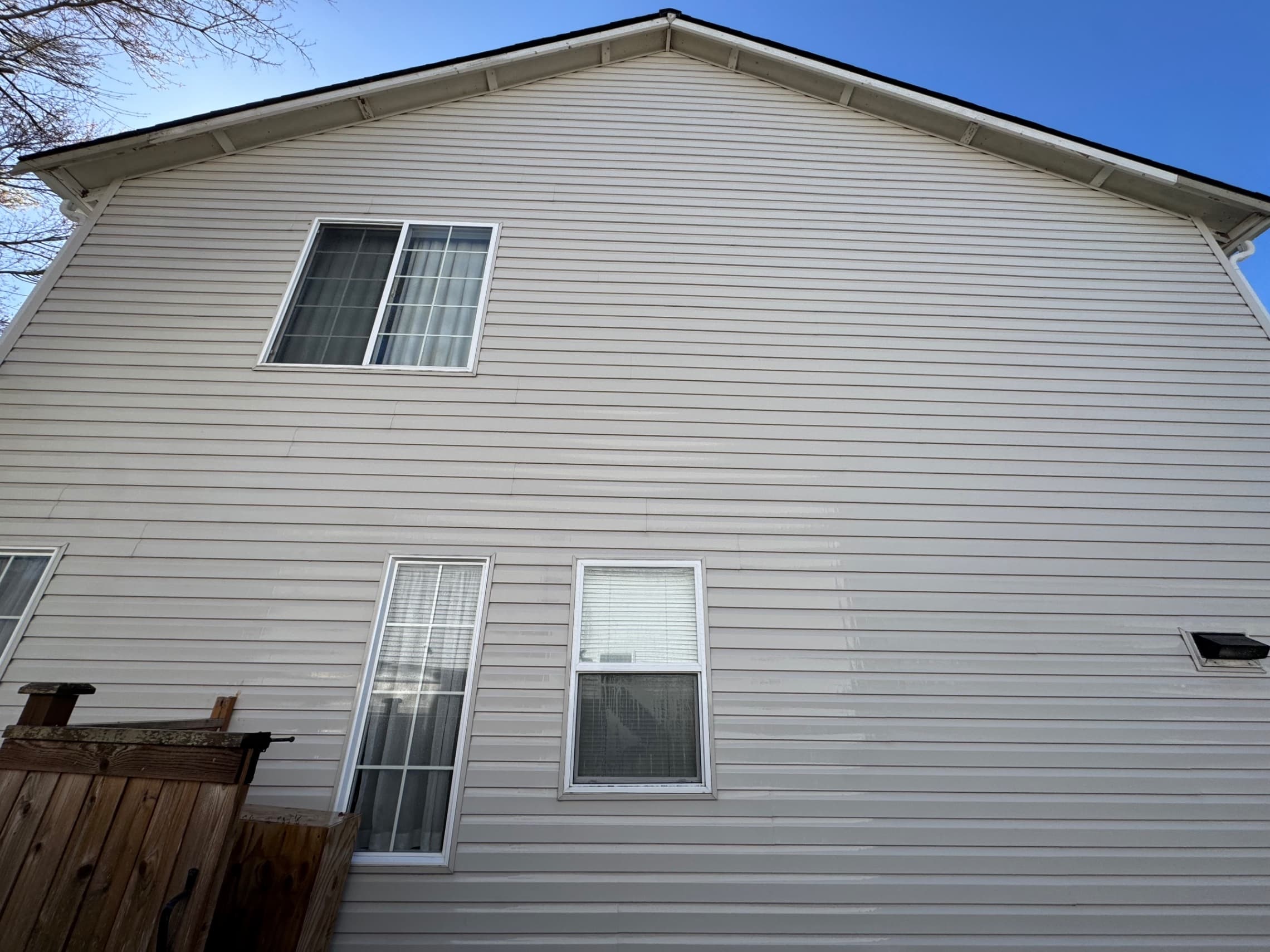 House Exterior Wash — Before - House Exterior Wash in King County WA — after
